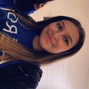 Meet your Posher, Anahi